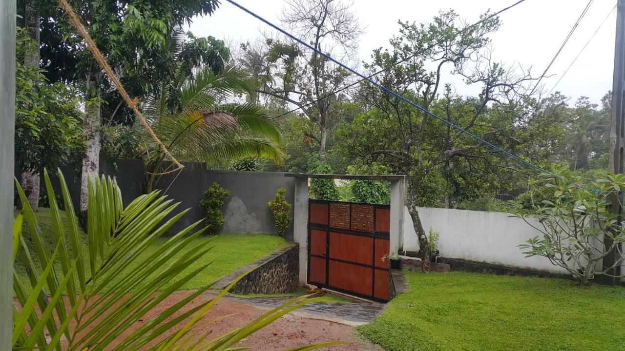 Blue Water Hikkaduwa Villa Ngoại thất bức ảnh